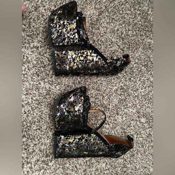 Jeffrey Cambell platform heel - Picture 2 of 5